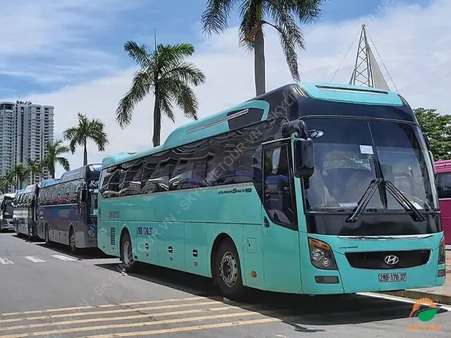 Thuê xe 45 chỗ Hyundai Universe tại Hà Nội | Skyline