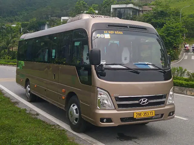 Thuê xe 29 chỗ Hà Nội dòng Hyundai County | Thuê xe Skyline