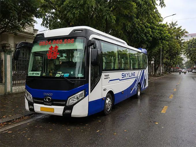 Thuê xe cưới 29 chỗ tại Hà Nội - 02